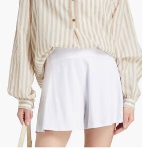 Vince Linen Flounce Shorts - White